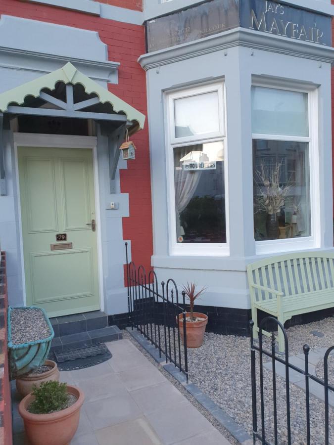 J'S Mayfair Guest House Блекпул Екстериор снимка