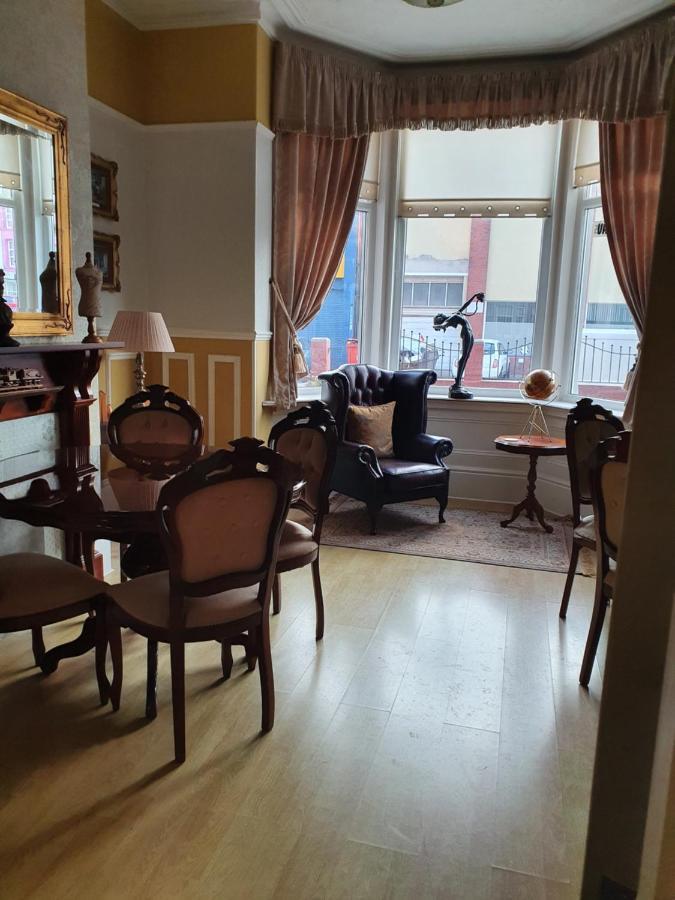 J'S Mayfair Guest House Блекпул Екстериор снимка