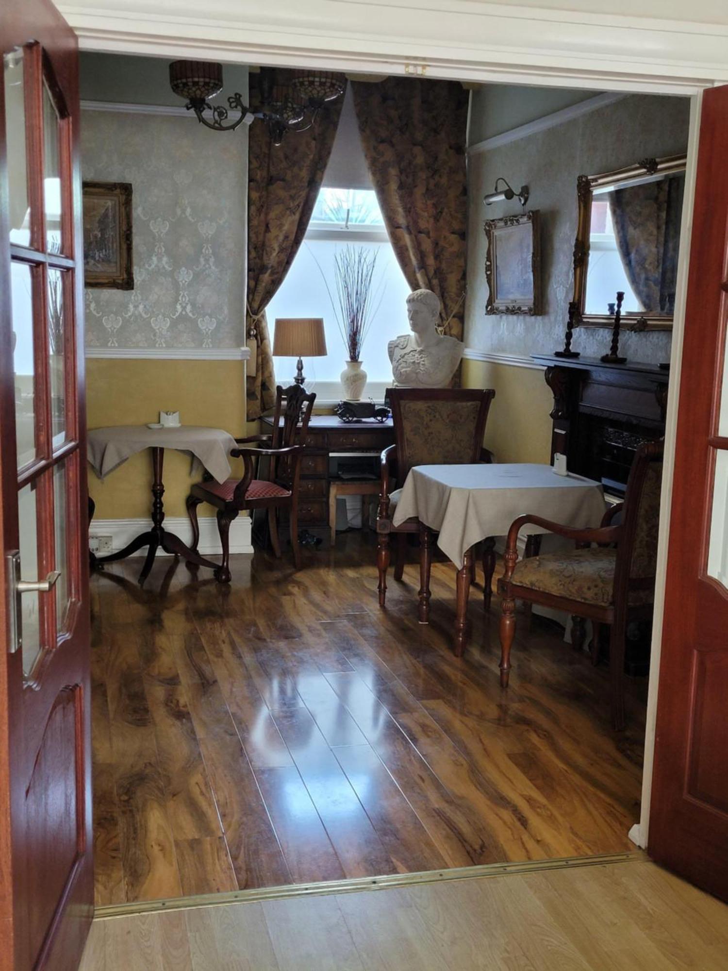 J'S Mayfair Guest House Блекпул Екстериор снимка