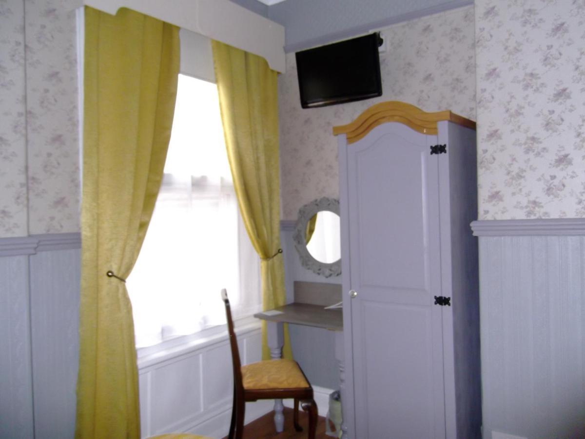 J'S Mayfair Guest House Блекпул Екстериор снимка