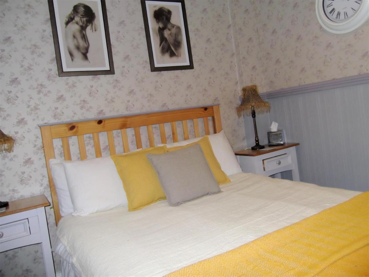 J'S Mayfair Guest House Блекпул Екстериор снимка