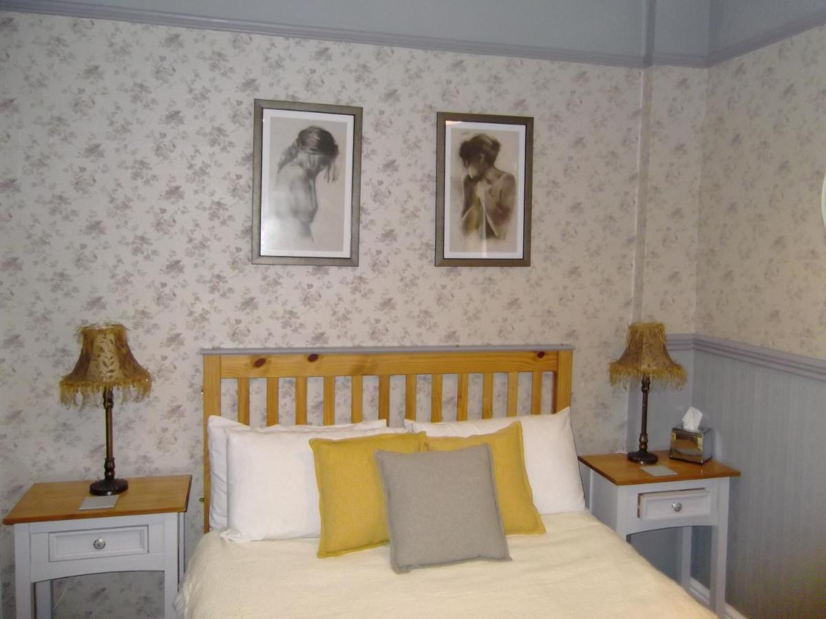 J'S Mayfair Guest House Блекпул Екстериор снимка